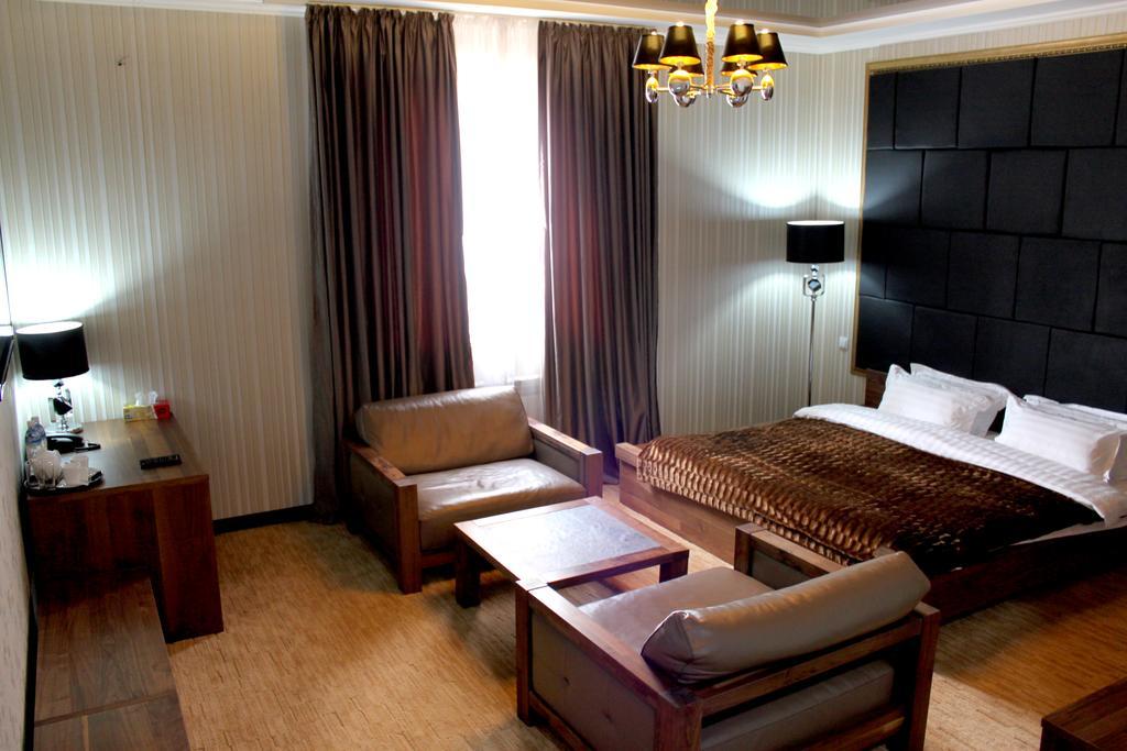 Astor Hotel & Spa Bisjkek Eksteriør billede