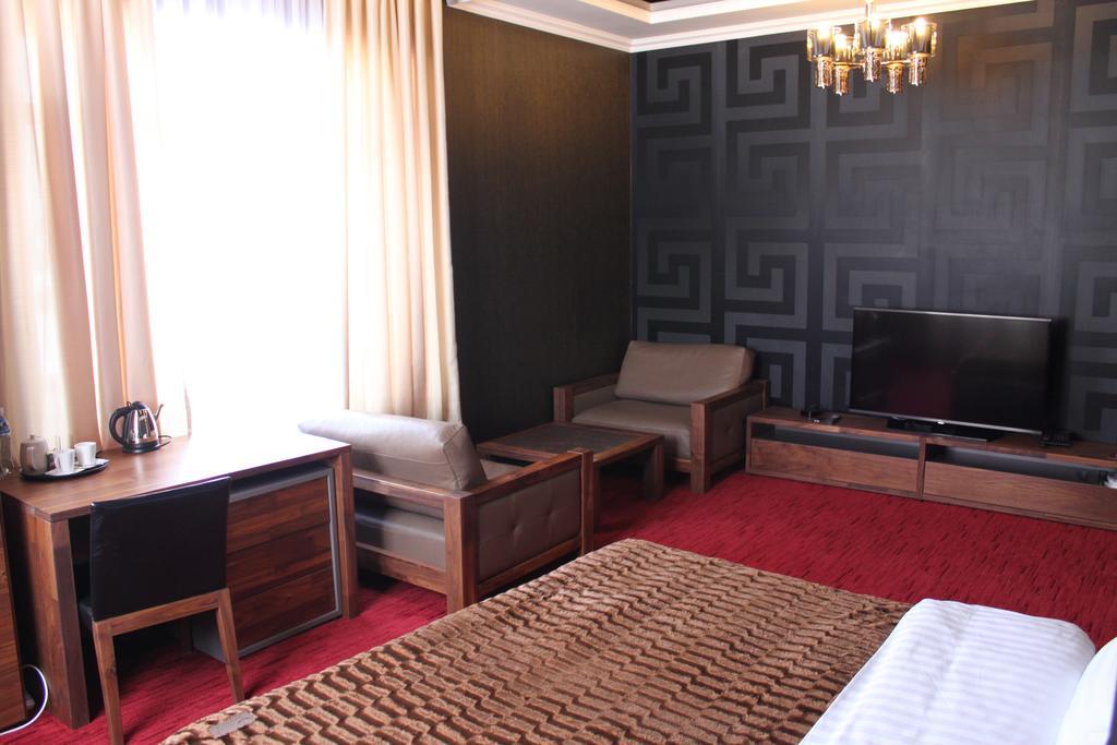 Astor Hotel & Spa Bisjkek Eksteriør billede