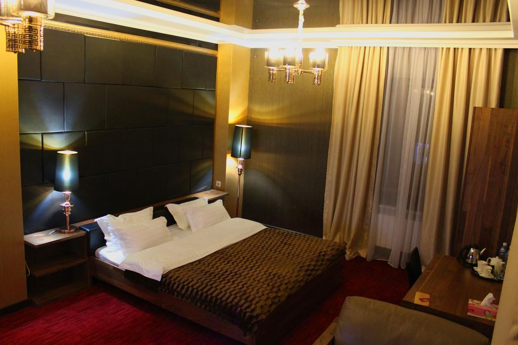 Astor Hotel & Spa Bisjkek Eksteriør billede